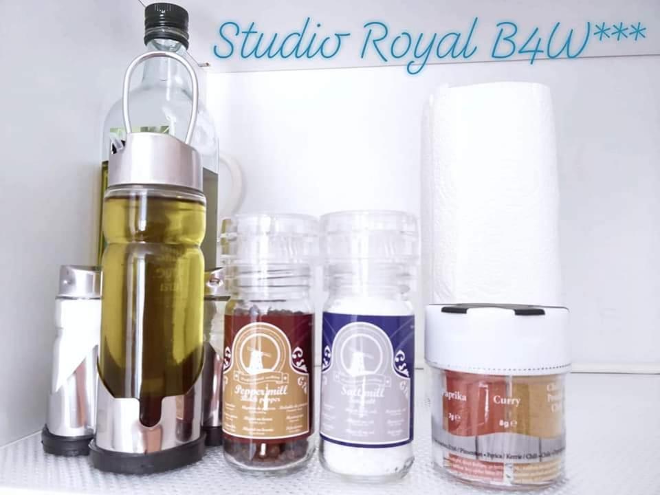Studio Royal By Beds4Wanderlust - Place Du Marche Avec Parking Prive フォンテーヌブロー 部屋 写真