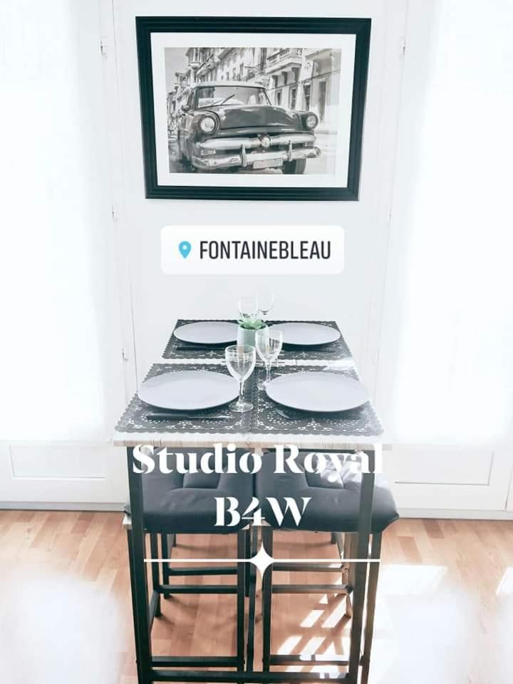Studio Royal By Beds4Wanderlust - Place Du Marche Avec Parking Prive フォンテーヌブロー 部屋 写真