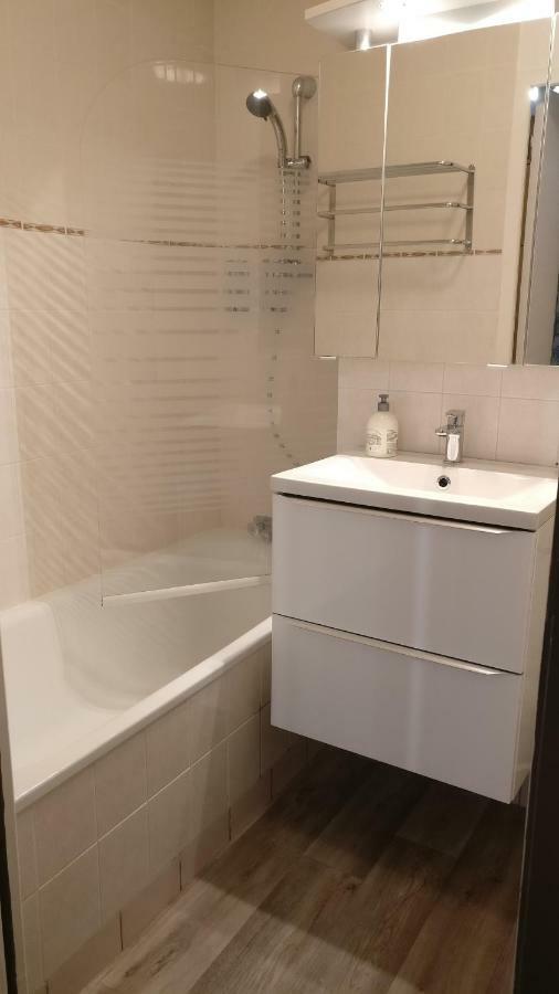 Studio Royal By Beds4Wanderlust - Place Du Marche Avec Parking Prive フォンテーヌブロー エクステリア 写真